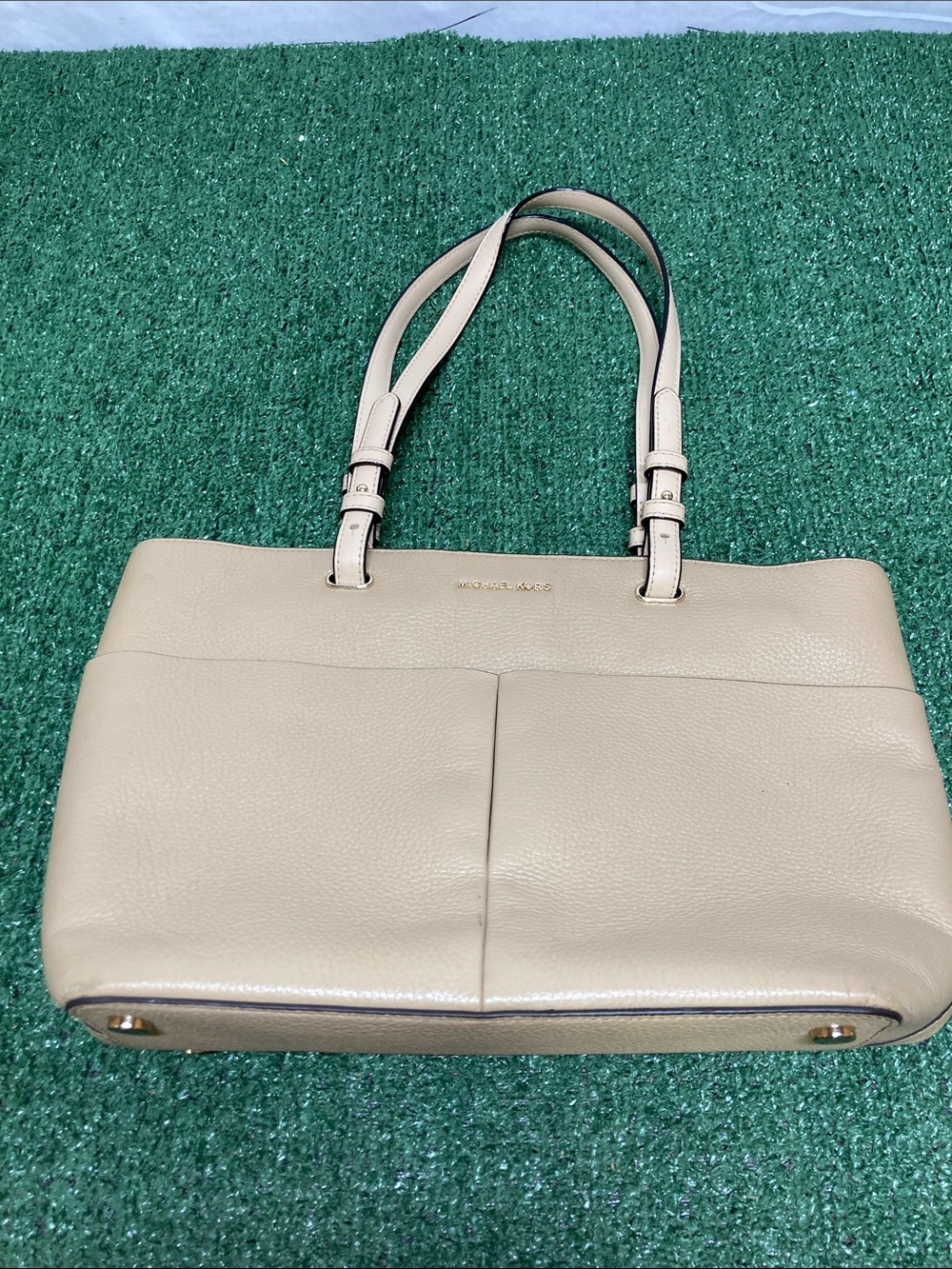 Michael Kors Cream Pebbled Leather Shoulder Bag (OKPM-10-022)